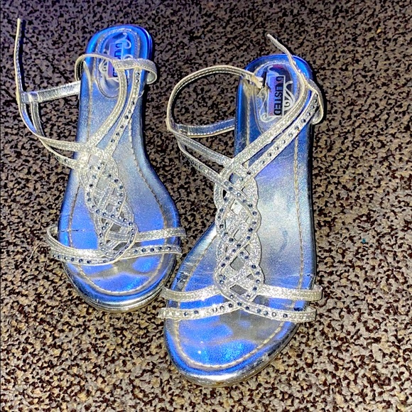 Size 8.5 Elegant Prom Heels (2 Inch) 👠 - Picture 2 of 2